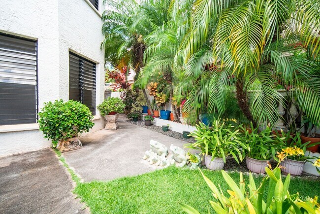 Building Photo - 4 Bed 2 Bath 1st Floor Unit Duplex In Waip...