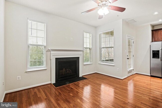 Foto del edificio - 23216 Scholl Manor Way