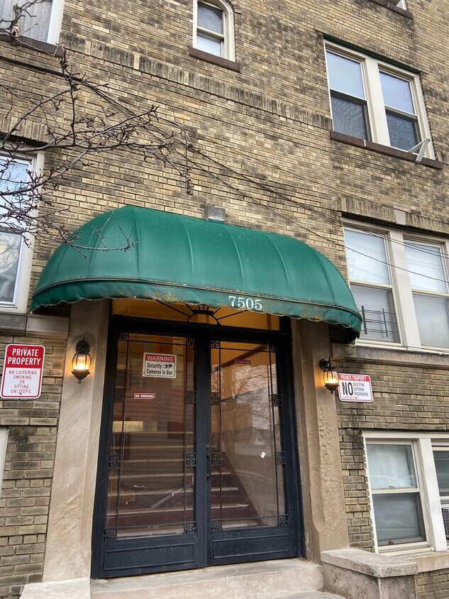 Primary Photo - 7505 Palisade Ave