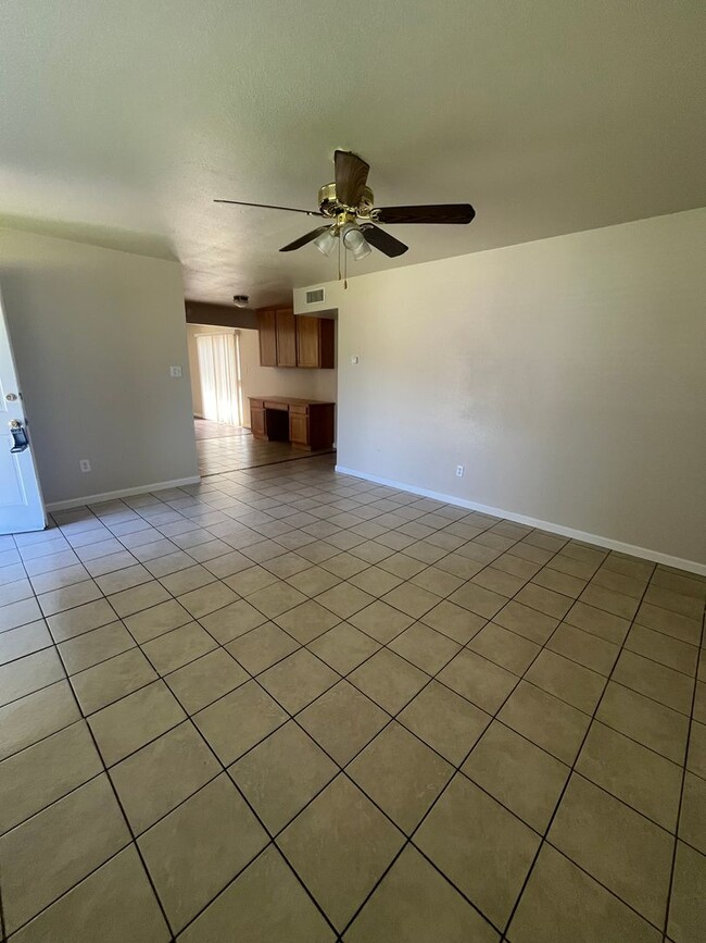 Building Photo - 2805 Campbell Ln
