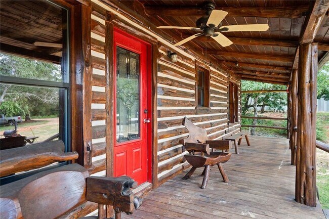 Foto del edificio - 1043 Lewis Ln