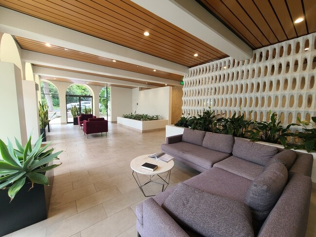 Foto del edificio - 1300 Midvale Ave