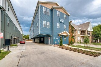 Building Photo - 5317 Reiger Ave