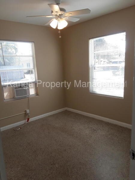 Building Photo - 428 Roseland Dr