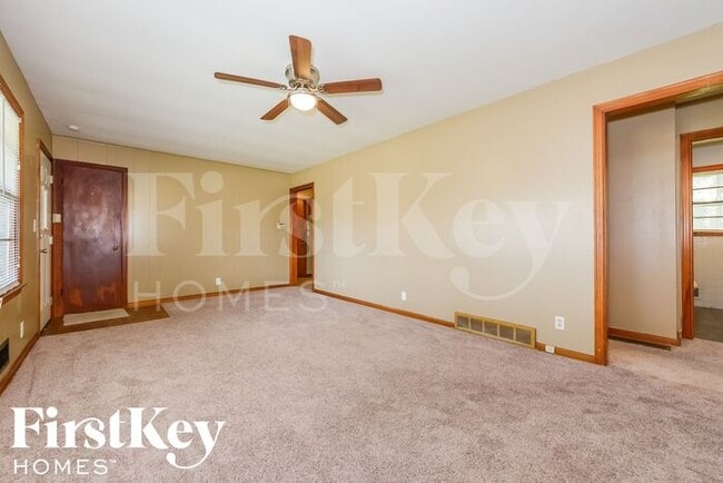 Foto del edificio - 8400 E 87th St