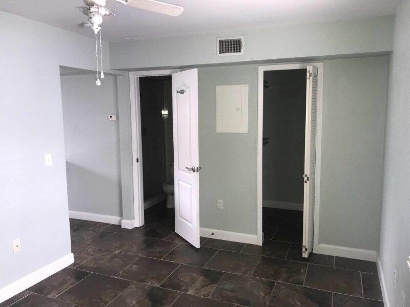 Foto del edificio - 813 Irma Ave