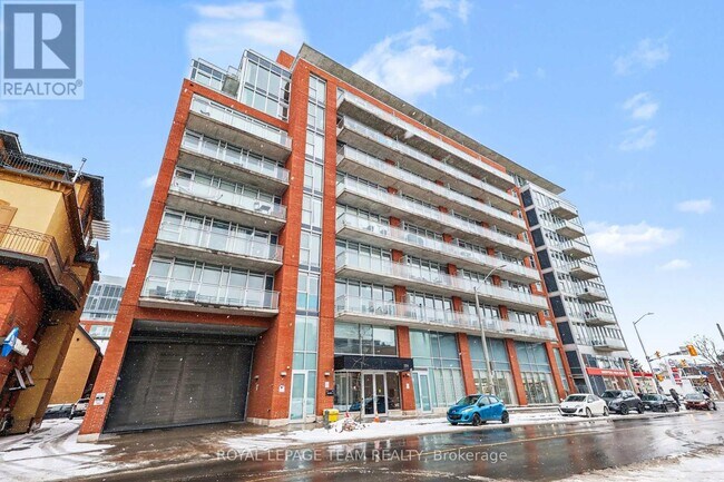 Photo du bâtiment - 354 Gladstone Ave