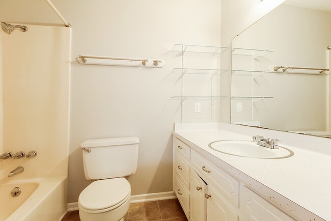 Building Photo - 151 Twin Creek Dr