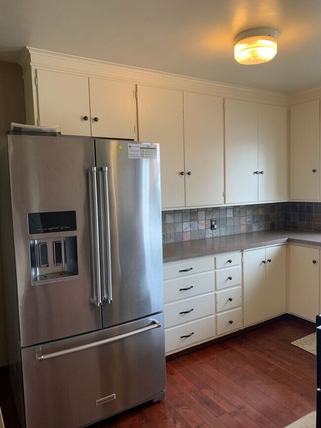 Foto del edificio - 5897 Malloy Ave (Lease Takeover)