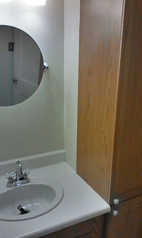 bathroom - 105 Jefferson St