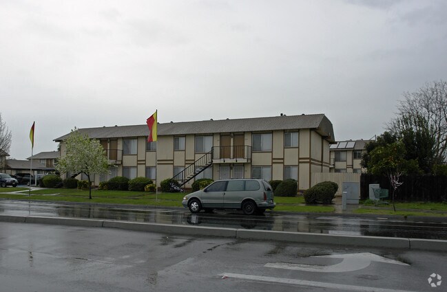 Building Photo - Lakeland Apartments