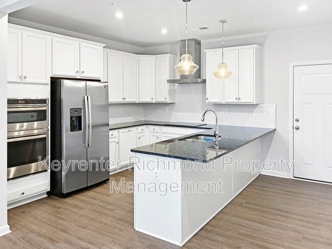 Building Photo - 719 McCormick Farm Dr