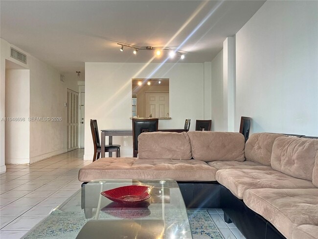 Foto del edificio - 3551 NE 169th St