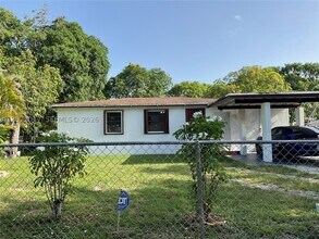 Building Photo - 1620 NW 128th St