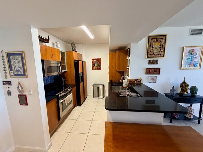 Foto del edificio - 2775 NE 187th St