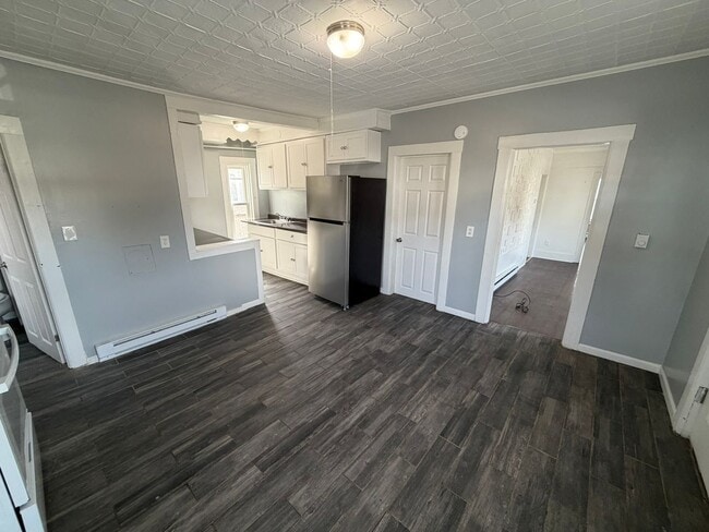 Building Photo - 45 Aspen St