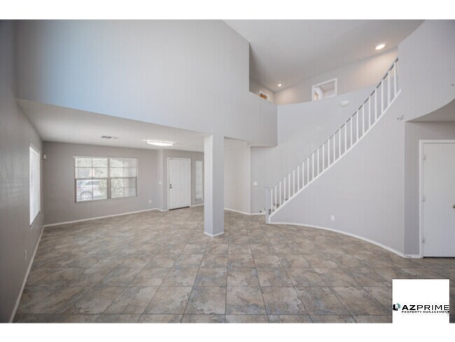 Building Photo - Discover the perfect blend of comfort and sophistication in this 5/3.5 home in sought-after Laveen!