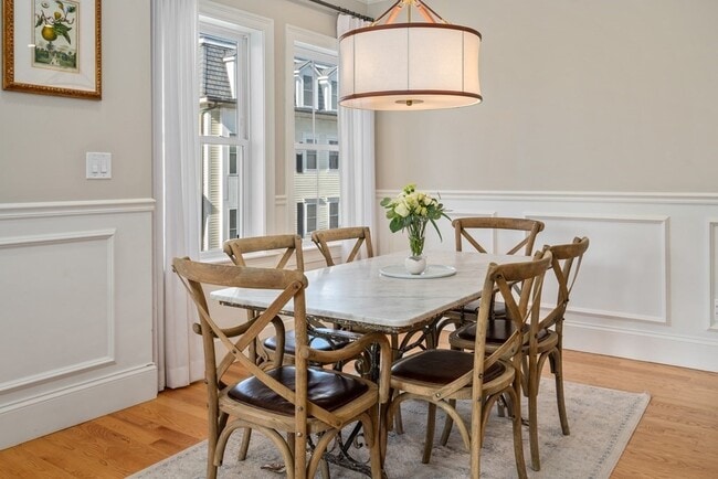 Building Photo - 2 G St