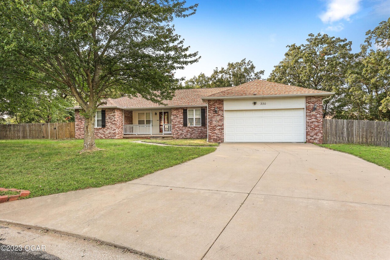 Primary Photo - 330 N Grace Dr