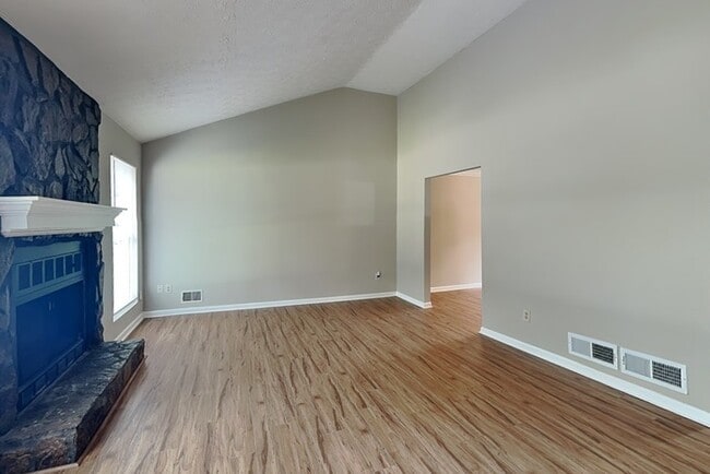 Foto del edificio - 1734 Jajef Ave