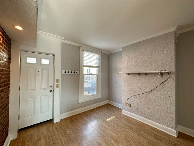 Foto del edificio - Charming 2Bed/1Bath near Patterson Park
