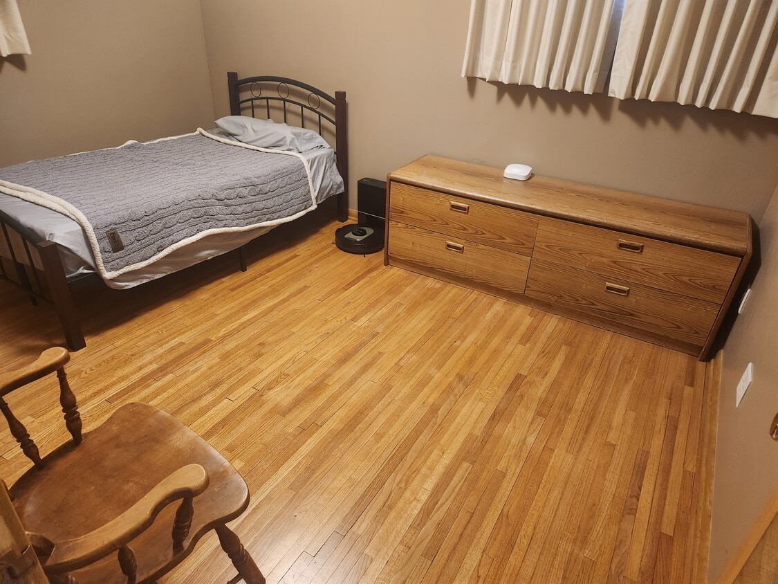 Room for rent - 2327 18th Ave NW