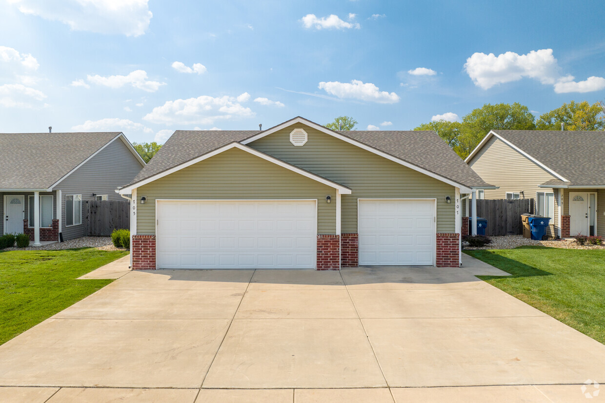 Primary Photo - Redbud Twin Homes