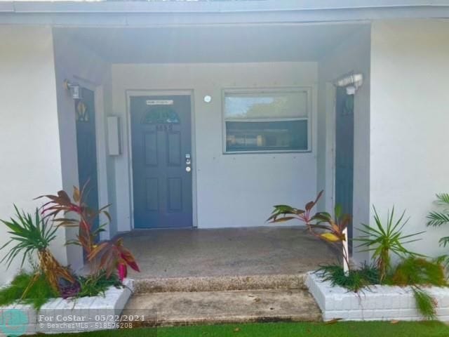 Building Photo - 889 NW 16th Ave