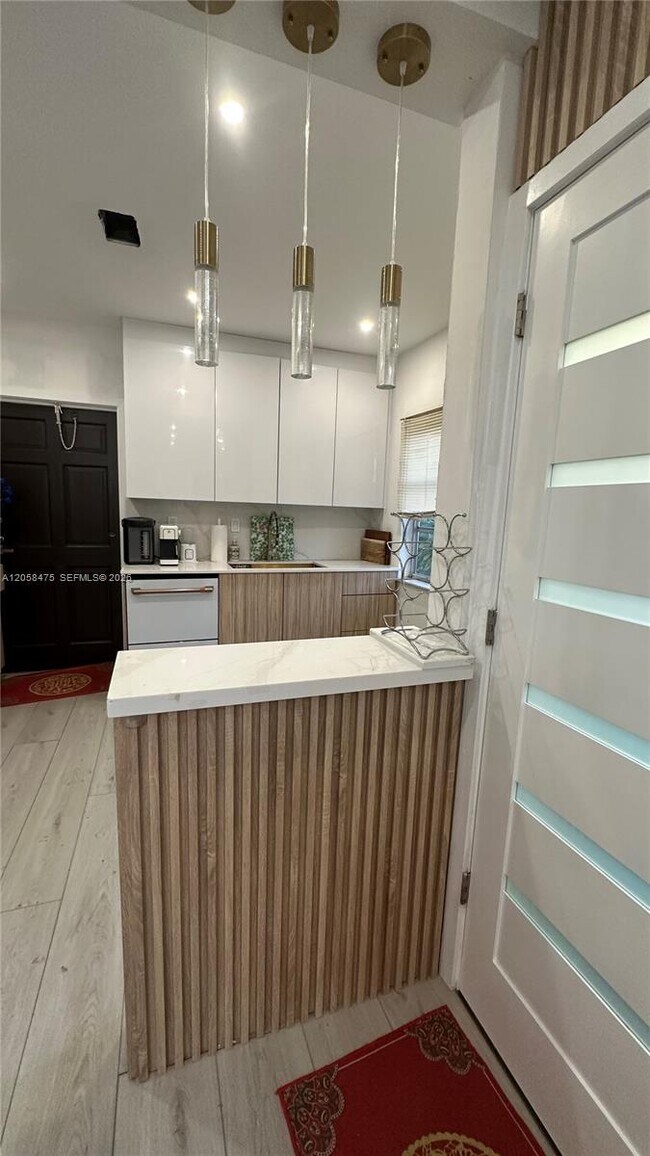Foto del edificio - 1668 SW 20th St