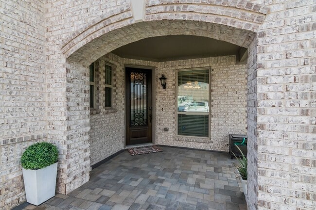 Photo - 1208 Sagewood Dr House