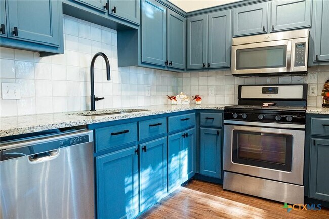 Foto del edificio - 508 Lydia Ln