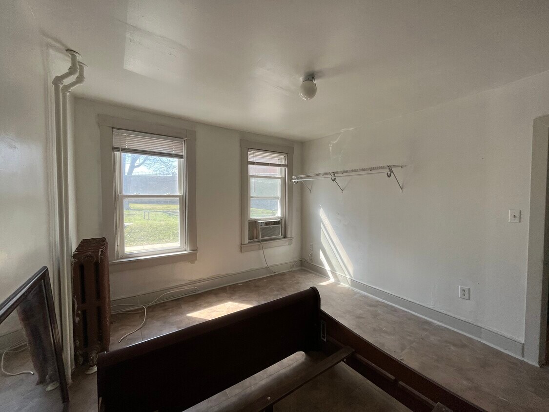 645 E Orange St, Lancaster, PA 17602 Townhouse for Rent in Lancaster