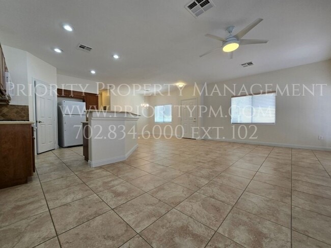 Building Photo - Beautiful 1600+ sq ft.  3 bedroom ~ UPGRADED!