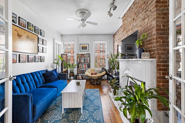 Building Photo - 257 11th St