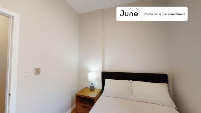Building Photo - Room in Shared 3 bed/1 bath home