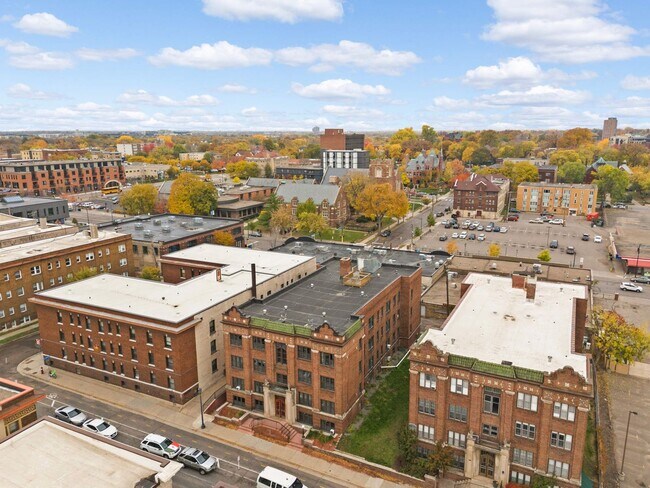 Foto del edificio - Charming 1-Bed 1-Bath Available Now!