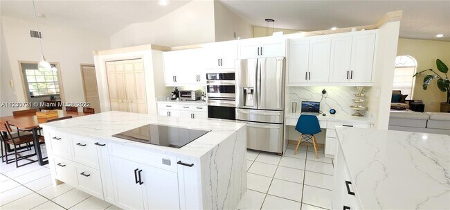 Building Photo - 14600 SW 98th Ave