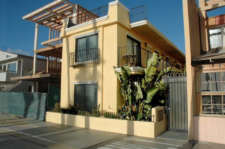 Primary Photo - 3011 Ocean Front Walk