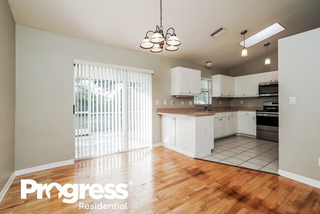 Building Photo - 28 SW 13th St