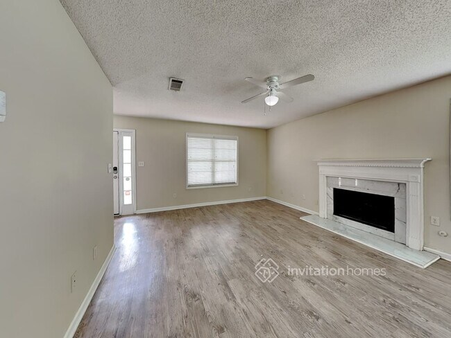 Building Photo - 100 Rocky Creek Ct