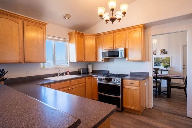 Foto del edificio - 1912 Oregon Ave