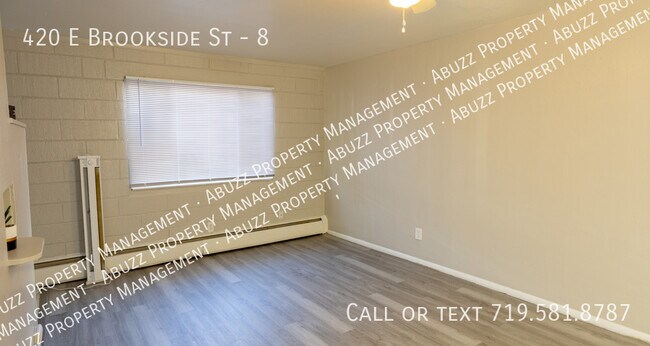 Foto del edificio - 420 E Brookside