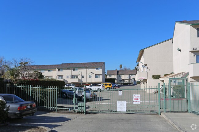 Building Photo - Park Terrace Town Homes