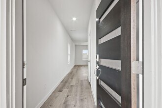 Building Photo - 227 Brazen Frst Trl