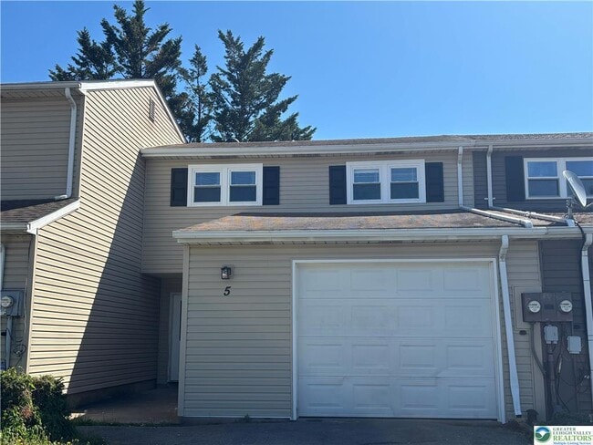 Building Photo - 5 Stonewood Pl