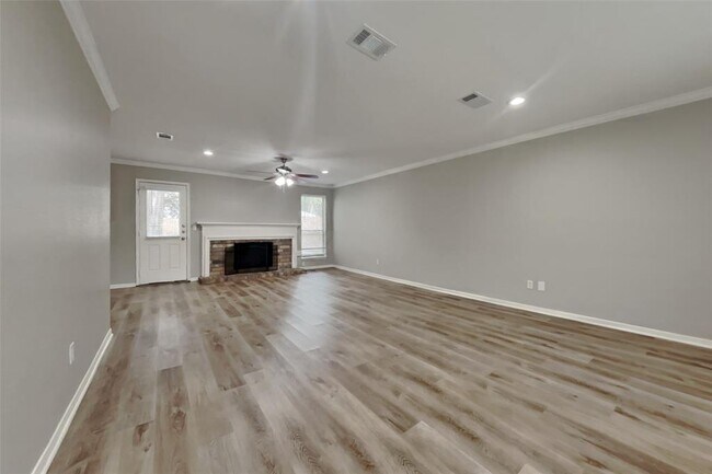 Foto del edificio - 8302 Hot Springs Dr