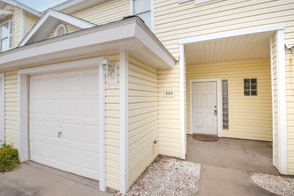 Foto del edificio - 15110 Leeward Dr