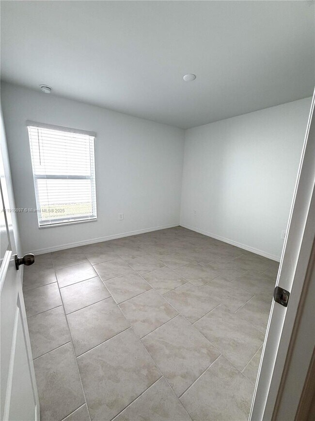 Foto del edificio - 17448 Monte Isola Wy