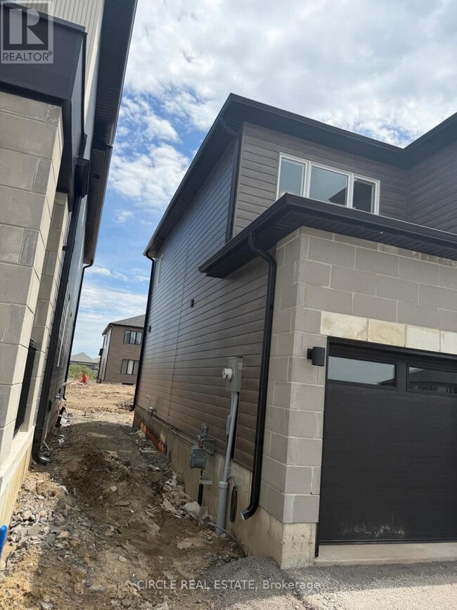 Building Photo - 64 Creighton Dr