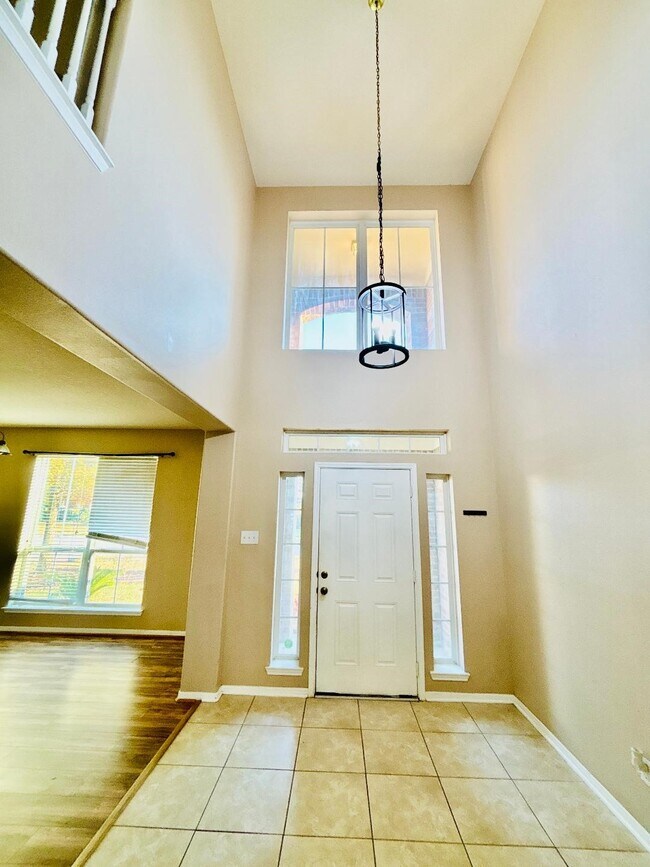 Foto del edificio - 9947 Valance Way